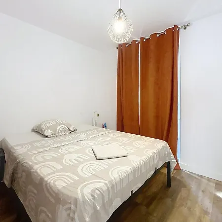 Le Patio - Grande Terrasse - Wifi Et Climatisation Daire Narbonne